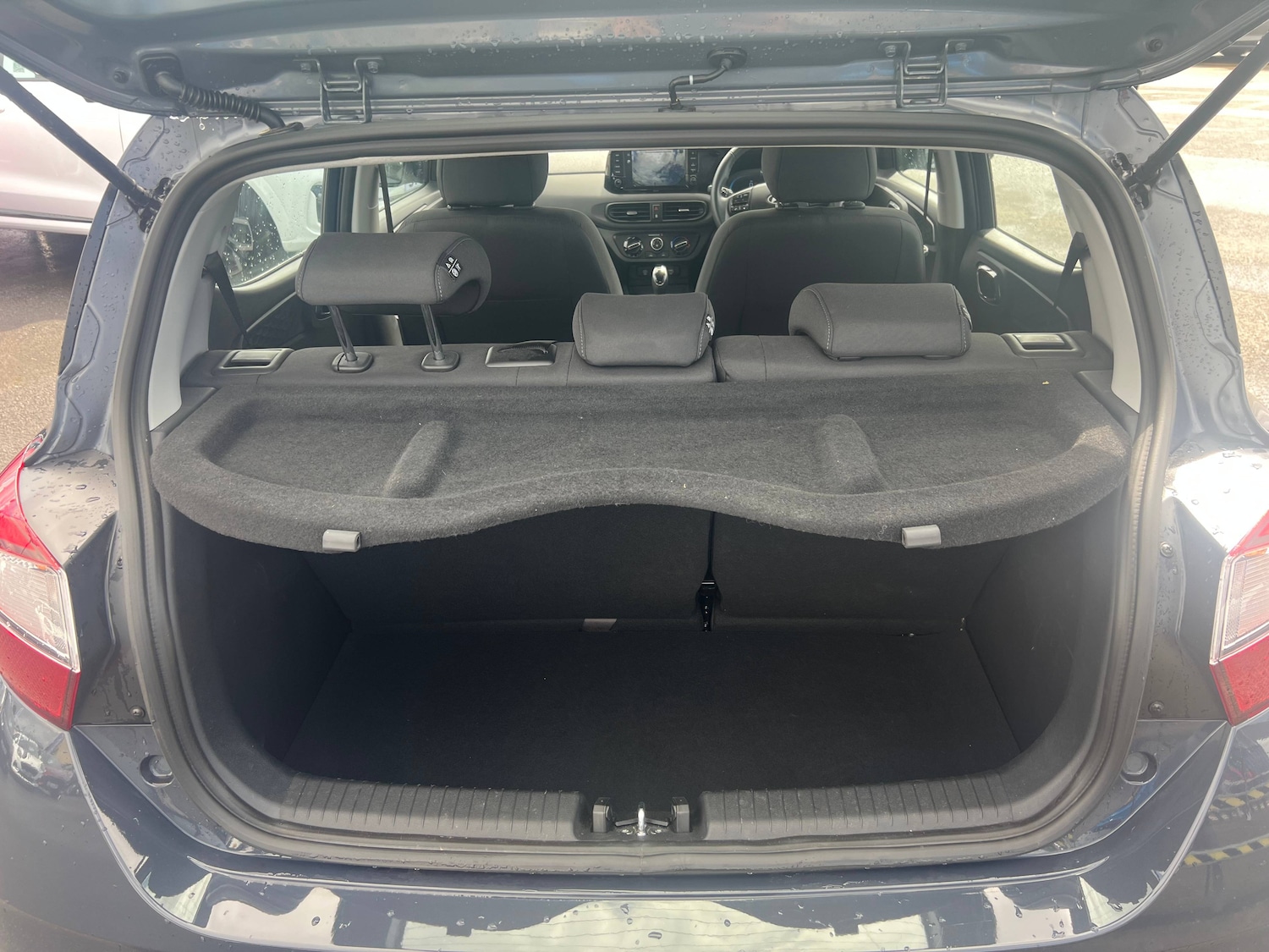 Used Hyundai i10 2024 for sale - 76492350: Photo 13