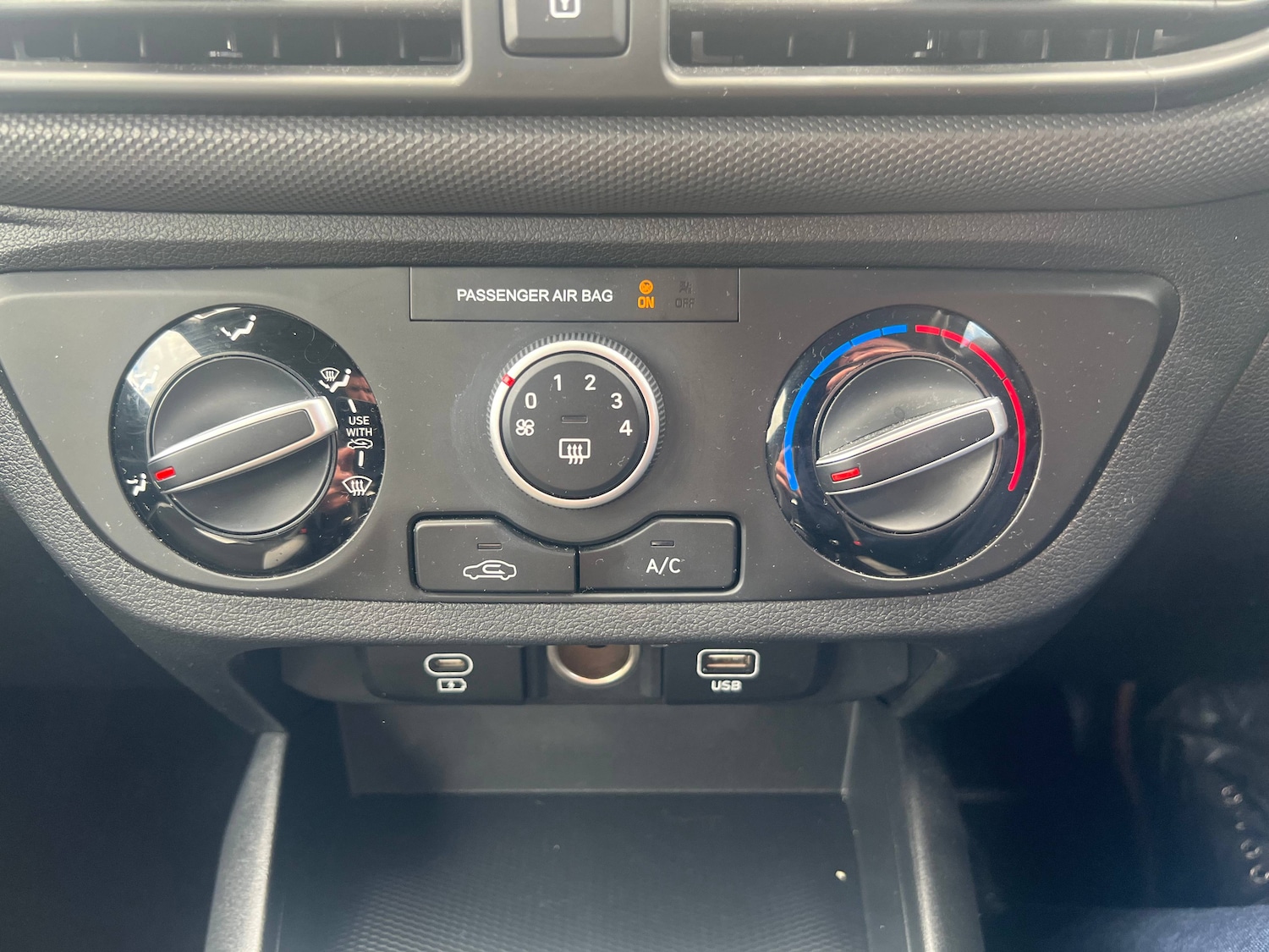 Used Hyundai i10 2024 for sale - 76492350: Photo 19