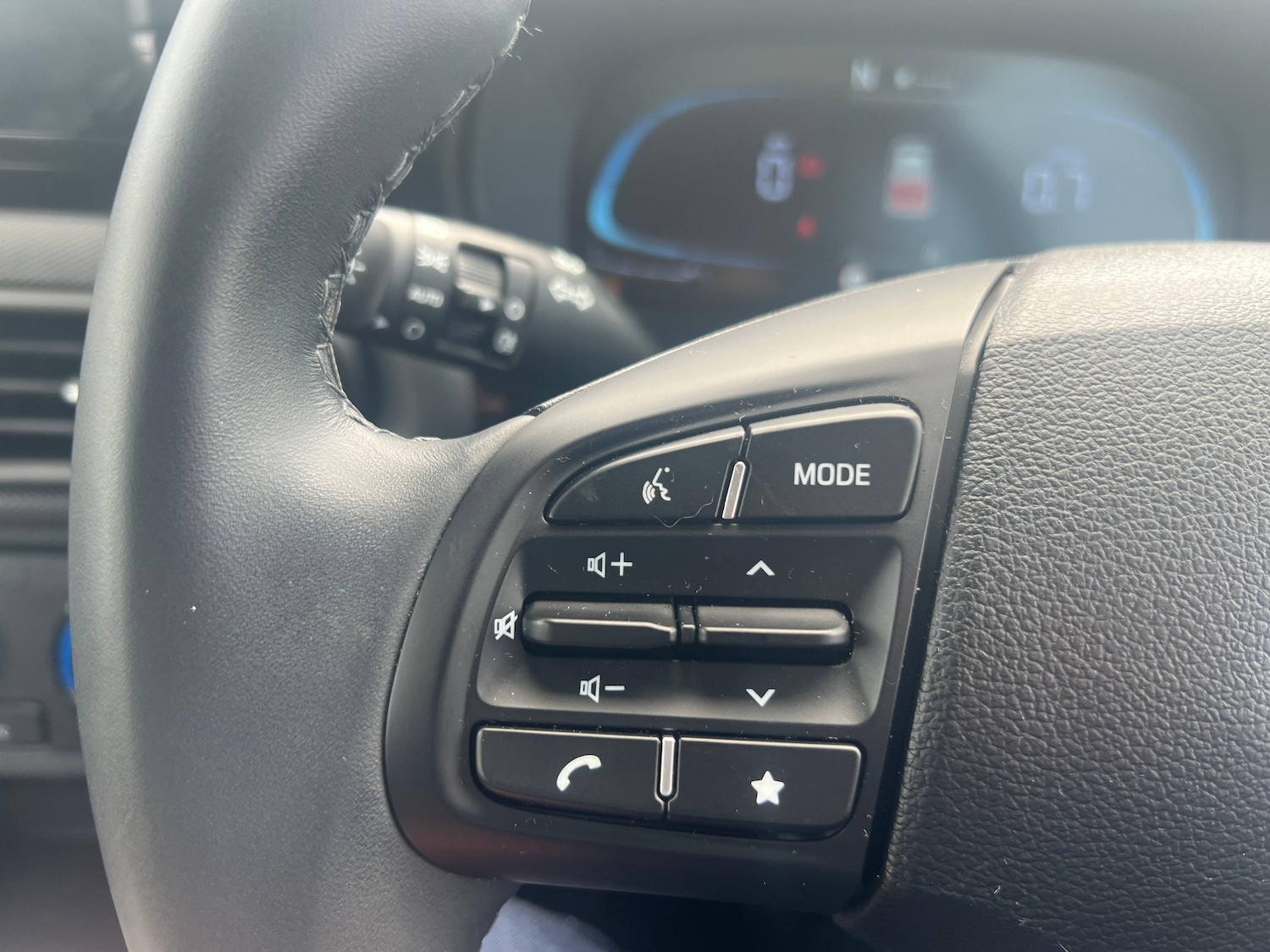 Used Hyundai i10 2024 for sale - 76492350: Photo 23