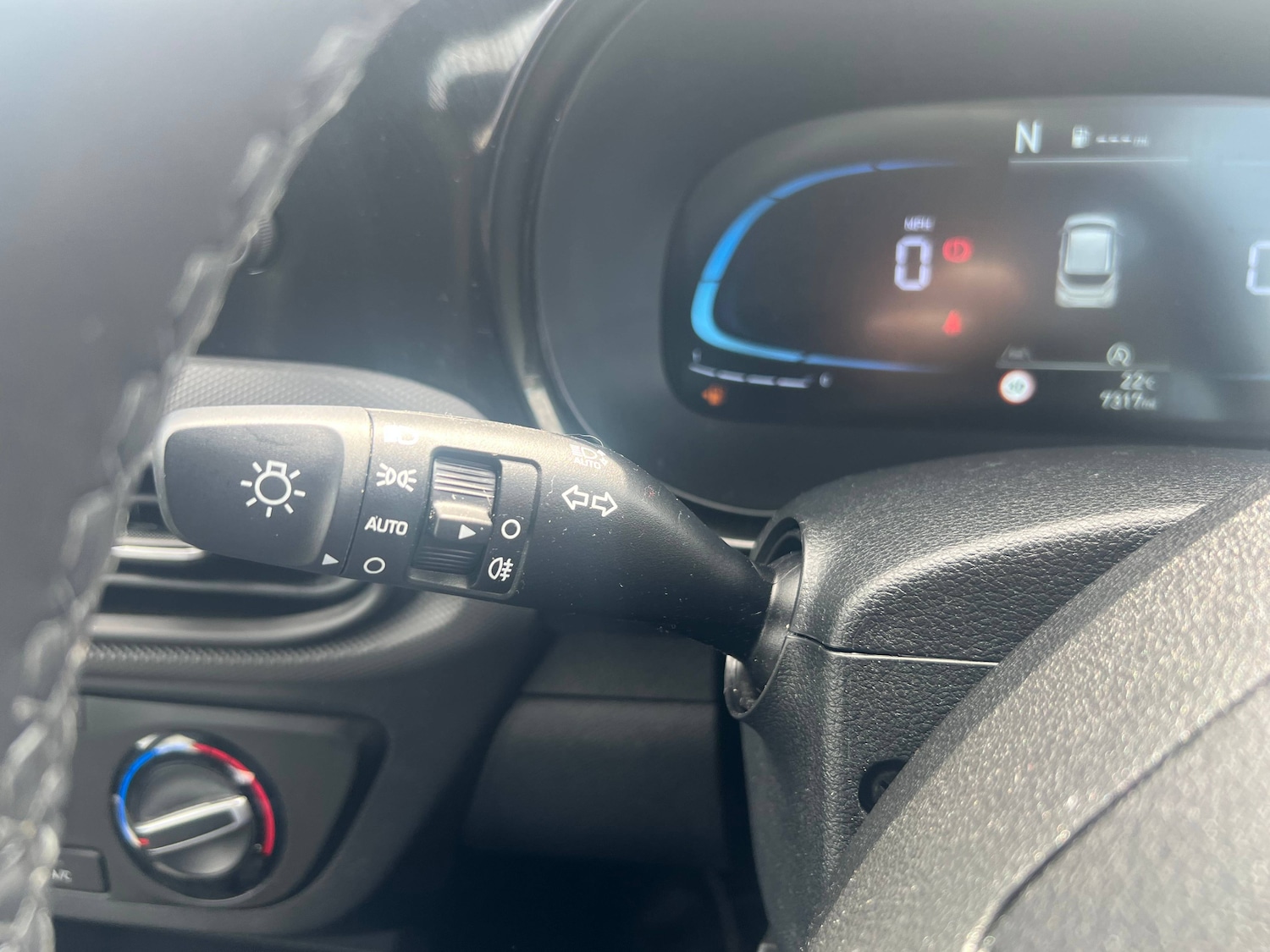 Used Hyundai i10 2024 for sale - 76492350: Photo 25