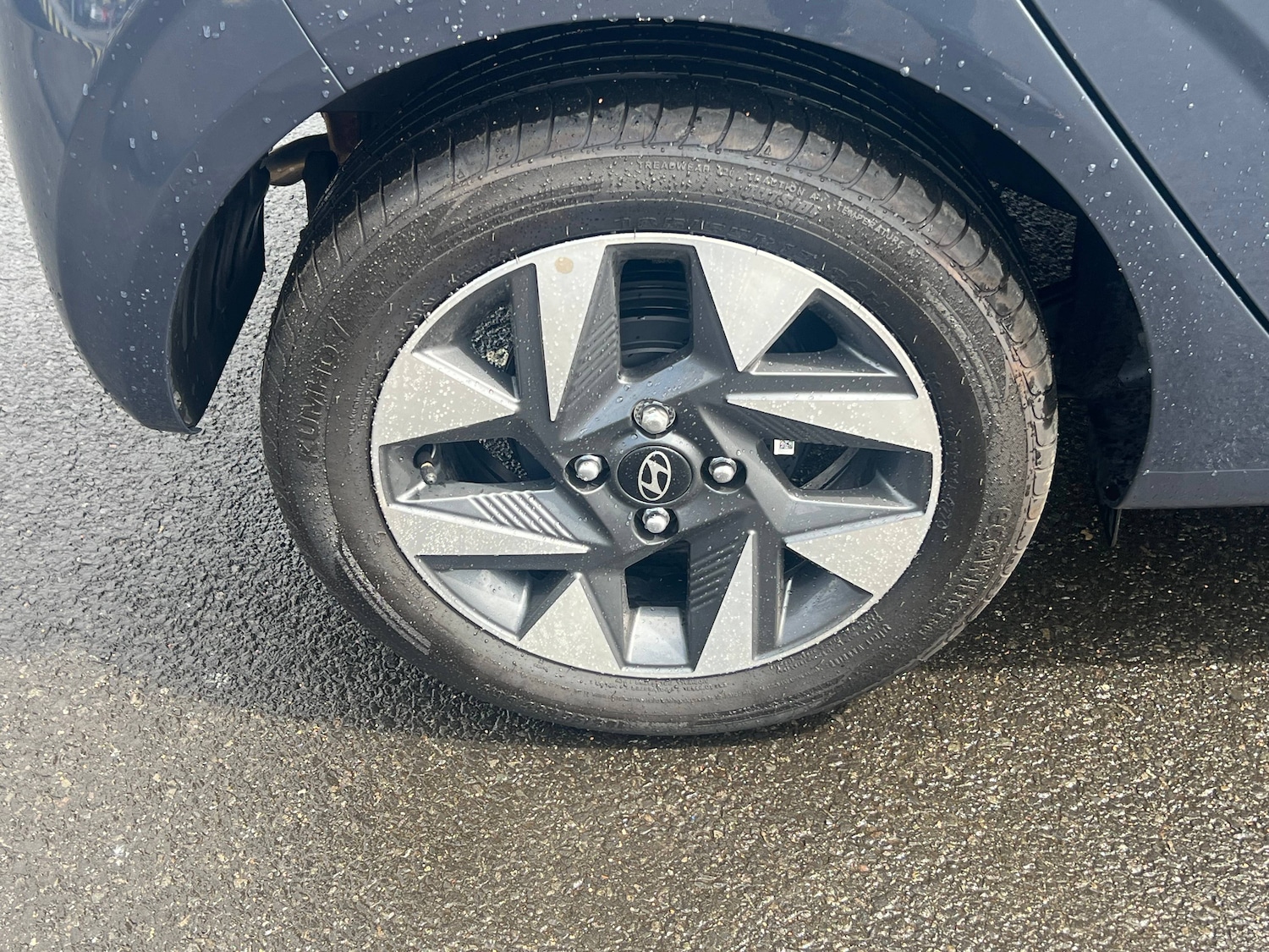 Used Hyundai i10 2024 for sale - 76492350: Photo 4