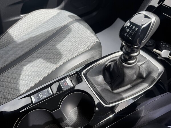 Used Peugeot 2008 2023 for sale - 75542232: Photo 12