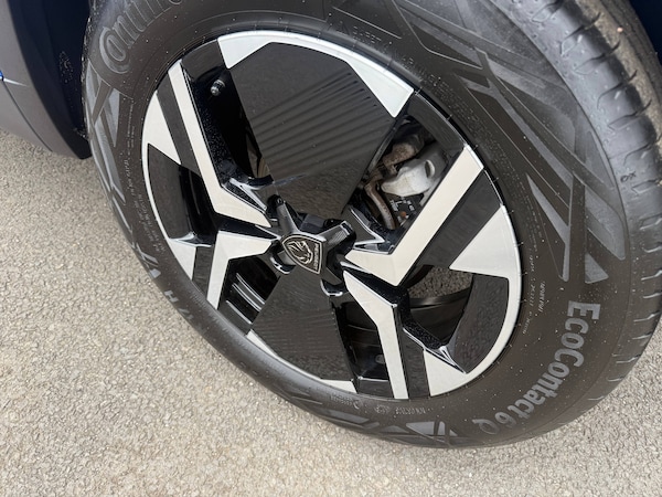 Used Peugeot 2008 2023 for sale - 75542232: Photo 24