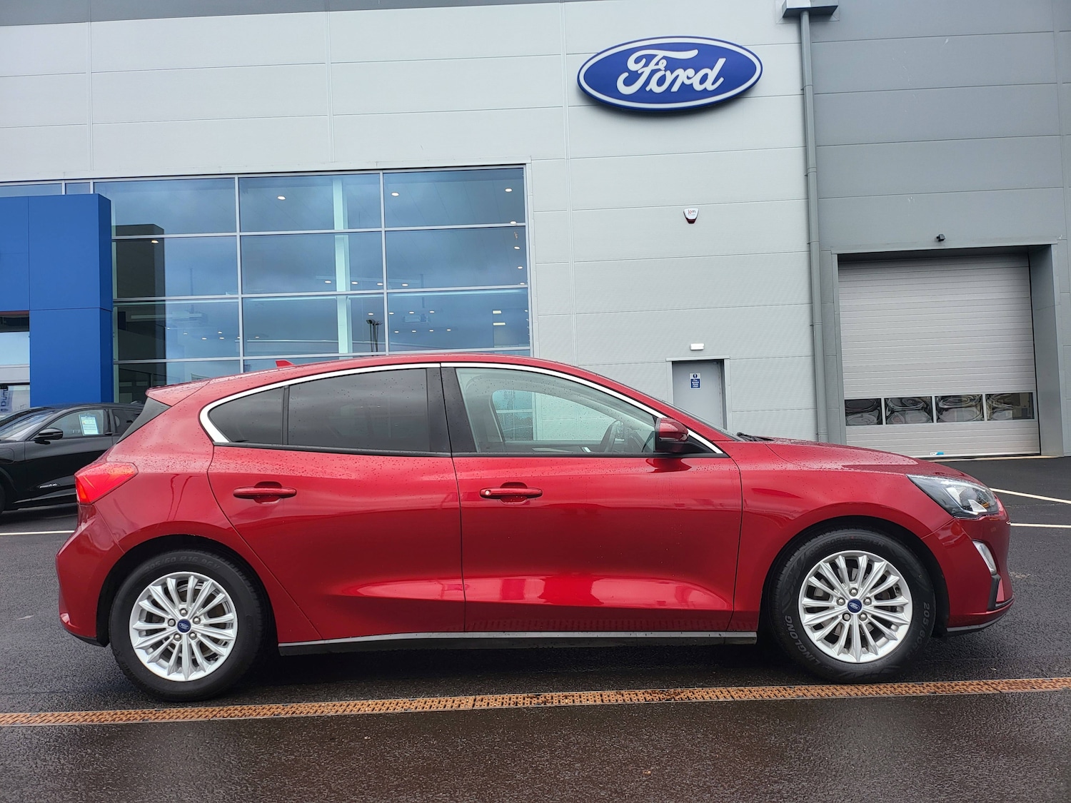Used Ford Focus 2019 for sale - 76142622: Photo 2