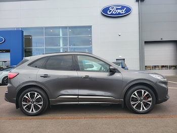 Used Ford Kuga 2022 for sale - 76300728: Photo 2