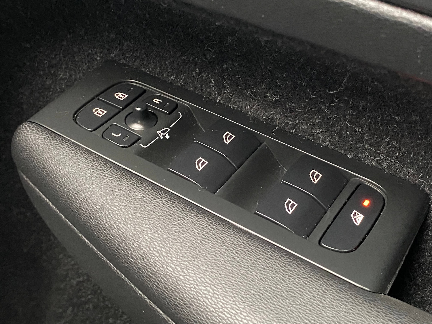 Used Volvo XC40 2020 for sale - 76616849: Photo 24