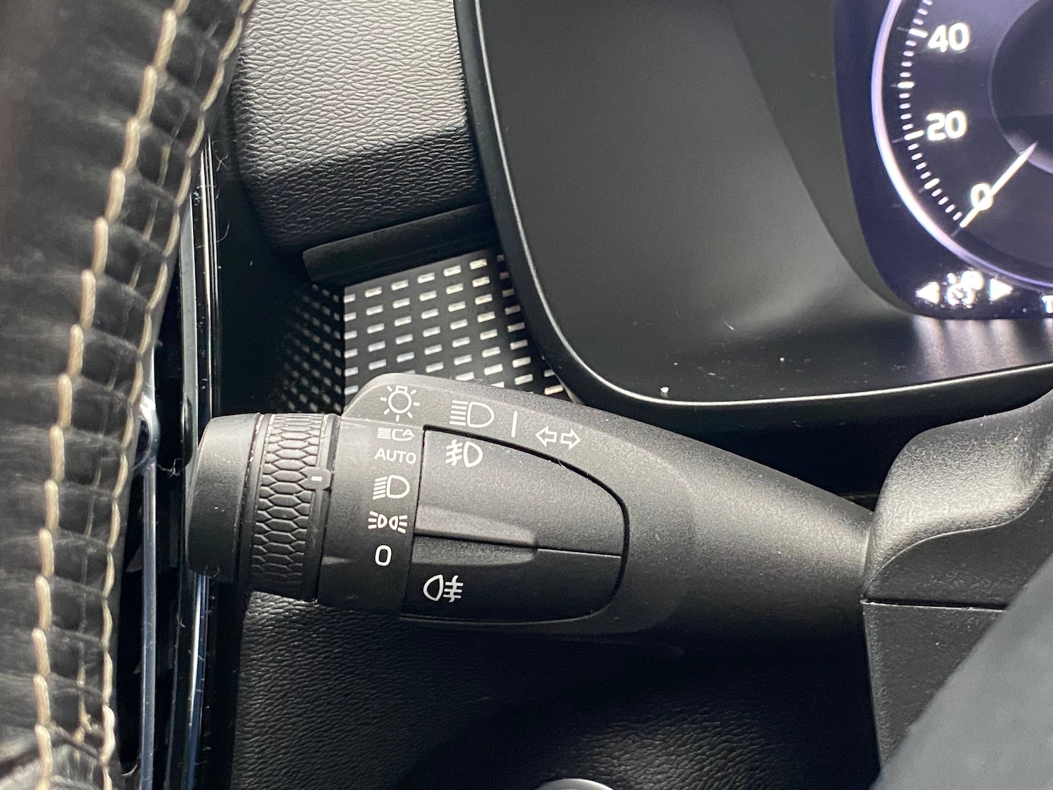 Used Volvo XC40 2020 for sale - 76616849: Photo 25