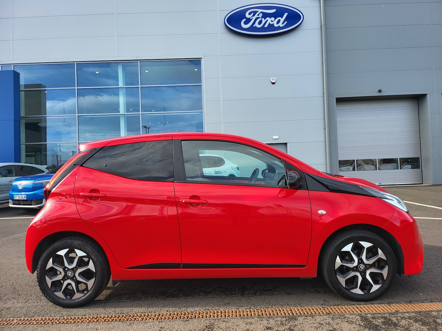 Used Toyota AYGO 2019 for sale - 76220394: Photo 2