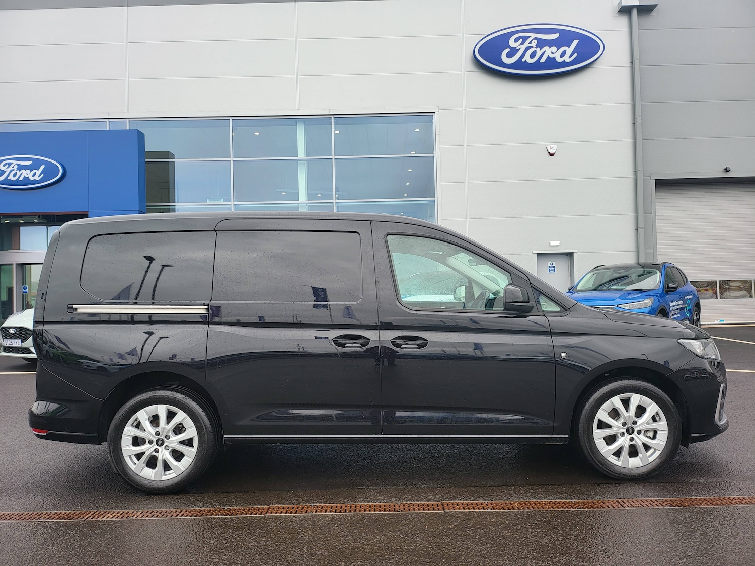 Used Ford Transit Connect 2025 for sale - 76478132: Photo 3