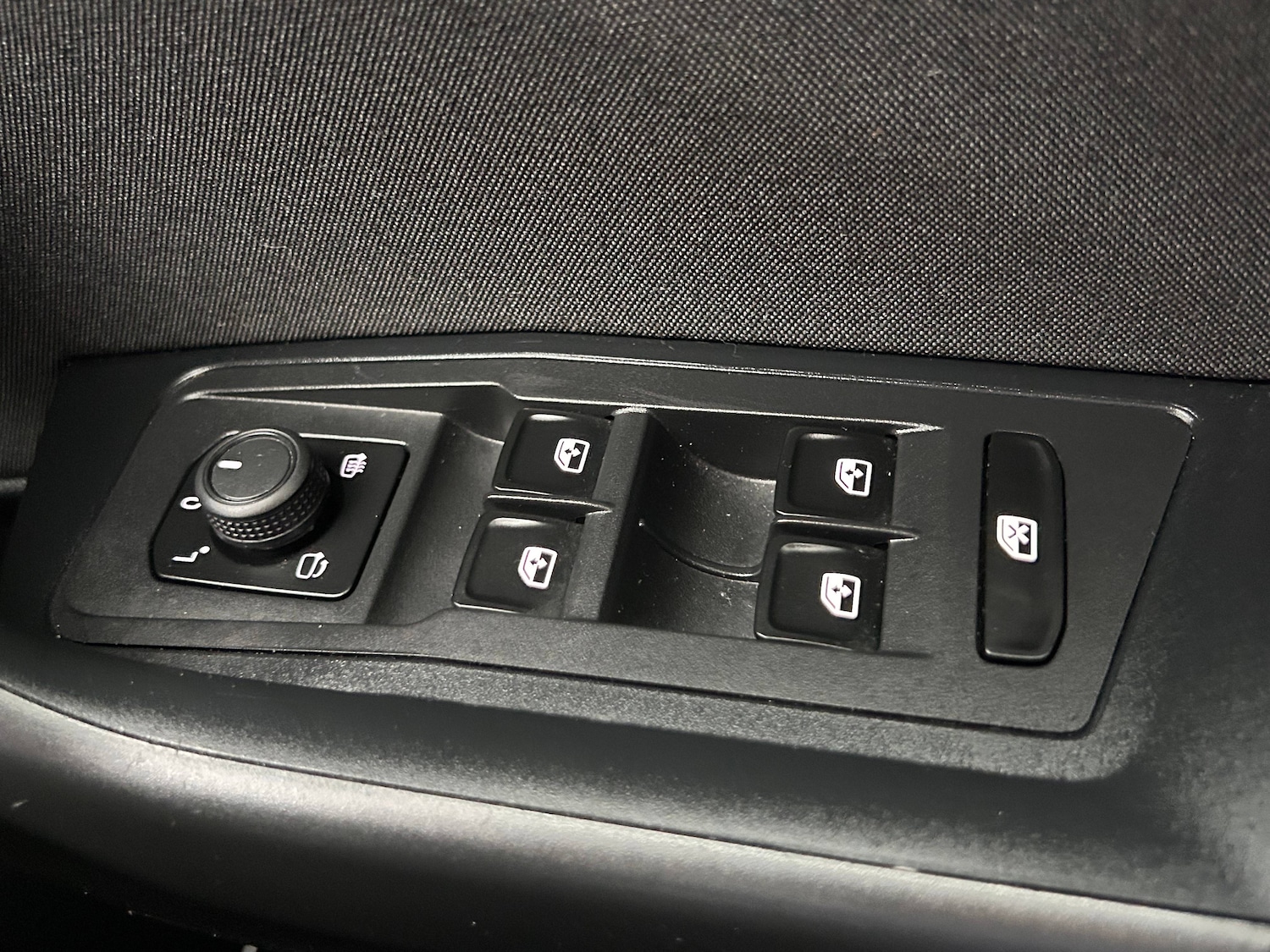 Used Volkswagen T-Roc 2023 for sale - 76589141: Photo 23