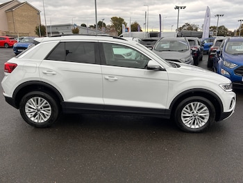 Used Volkswagen T-Roc 2023 for sale - 76589141: Photo