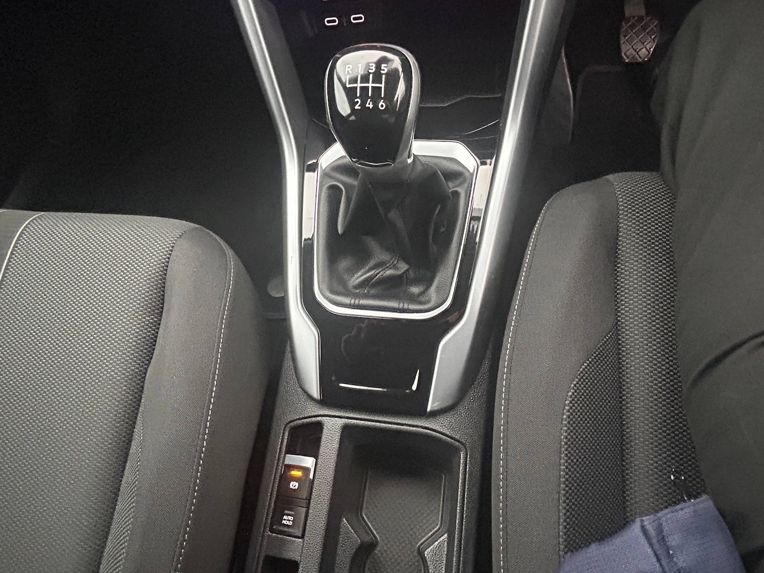 Used Volkswagen T-Roc 2023 for sale - 76589141: Photo 8