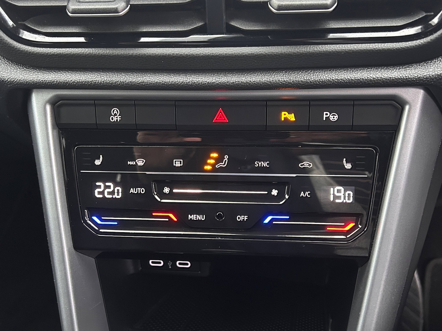 Used Volkswagen T-Roc 2023 for sale - 76589141: Photo 9