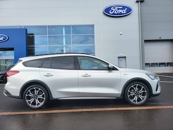 Used Ford Focus 2022 for sale - 75996316: Photo 2