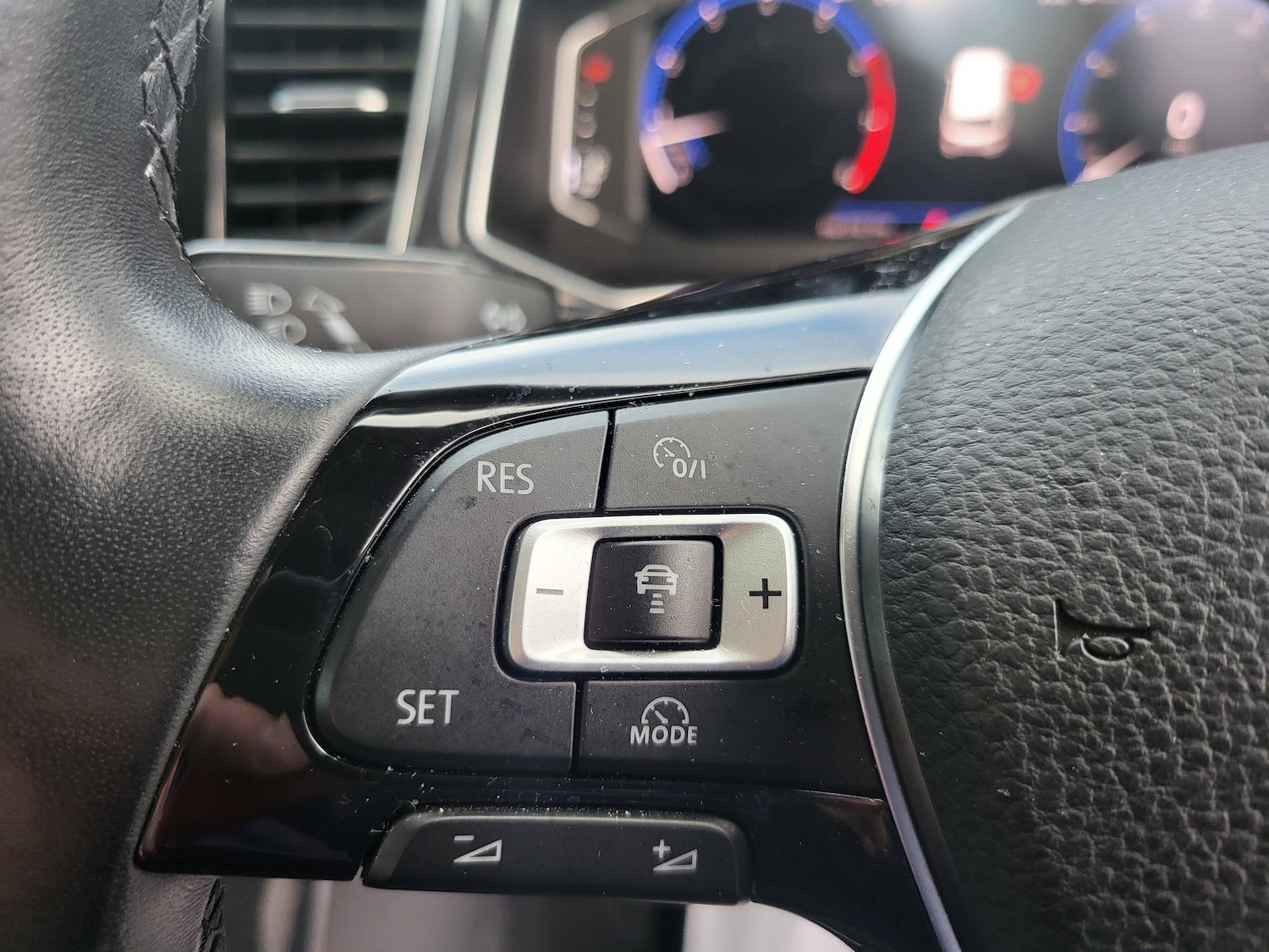 Used Volkswagen T-Roc 2018 for sale - 77421301: Photo 24