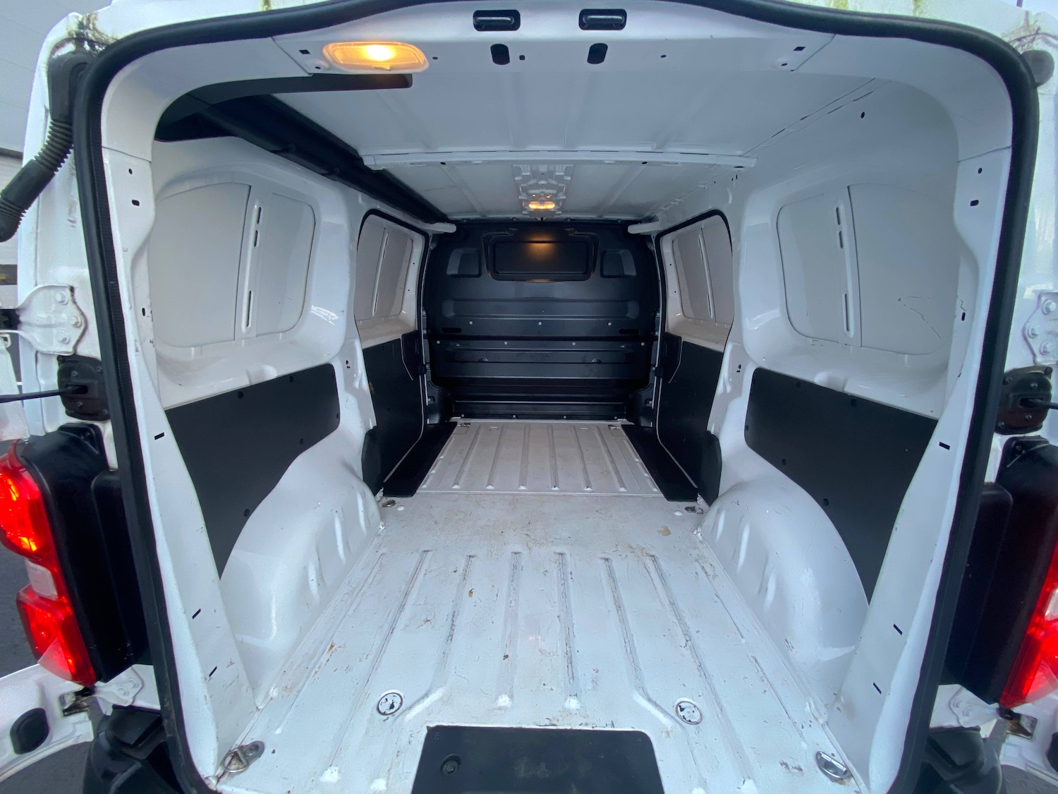 Used Vauxhall Vivaro for sale - 76794847: Photo 10