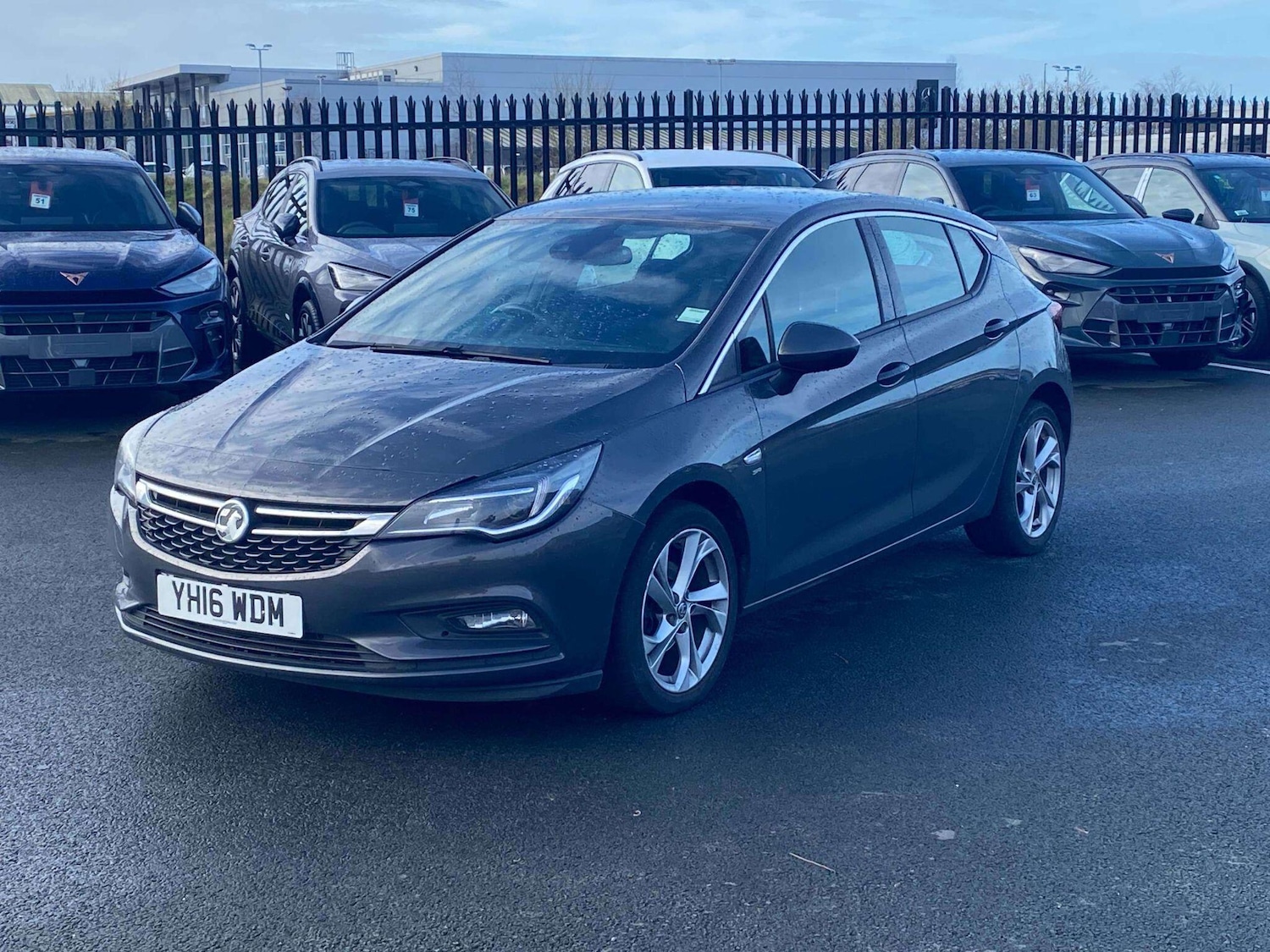 Used Vauxhall Astra for sale - 77808143: Photo 2