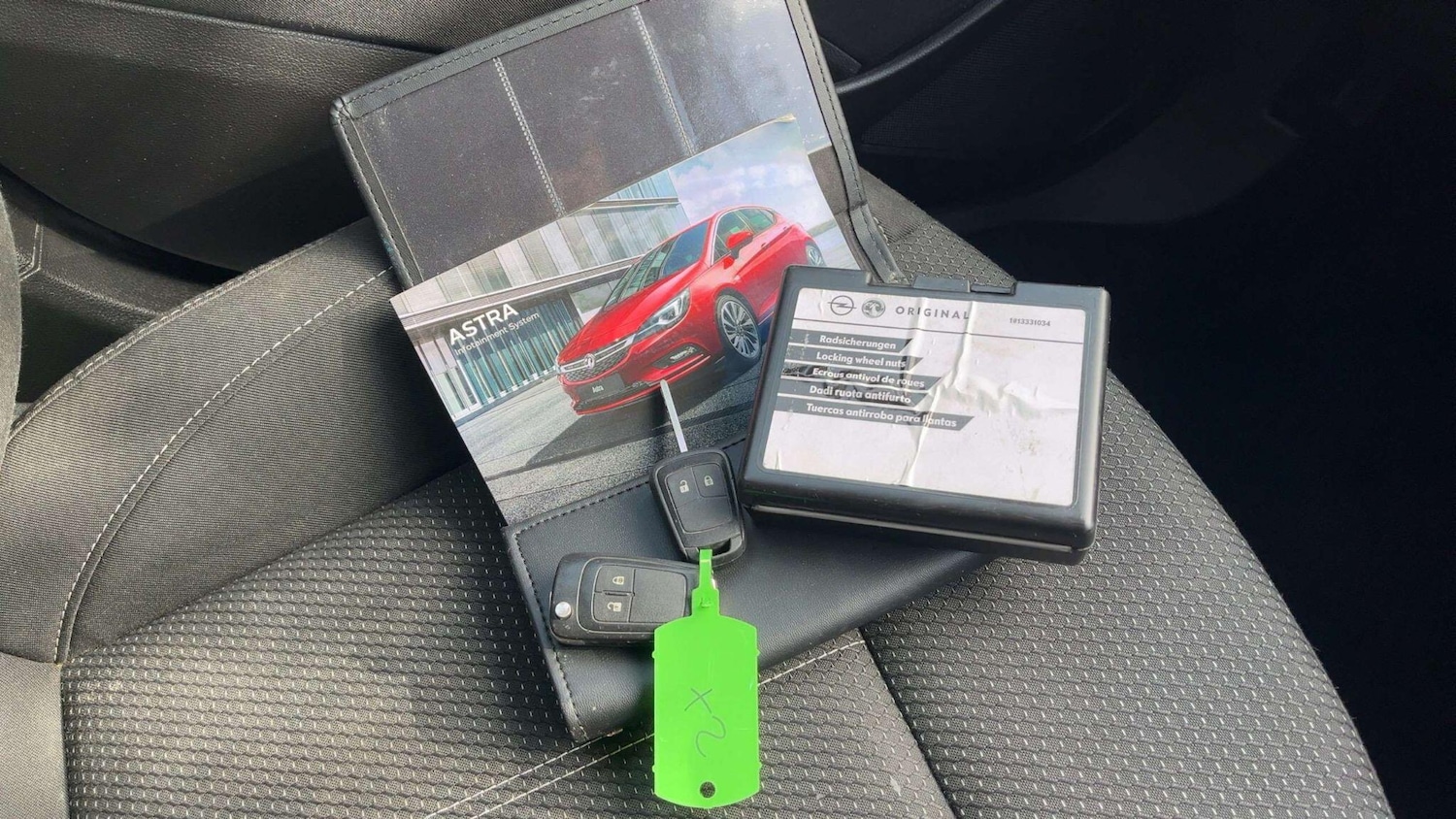 Used Vauxhall Astra 2013 for sale - 78128200: Photo 9