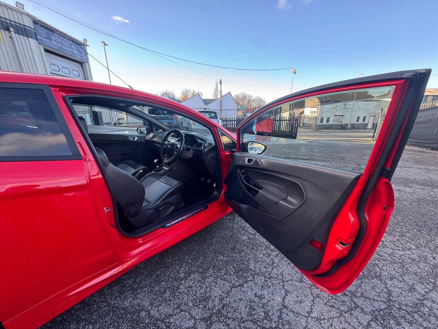 Used Ford Fiesta 2014 for sale - 76607673: Photo 24