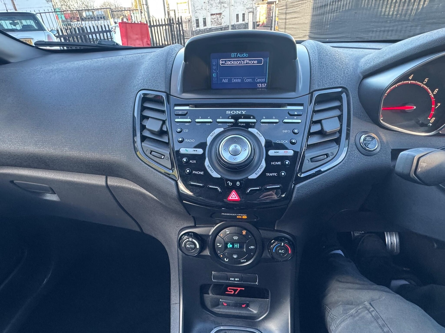 Used Ford Fiesta 2014 for sale - 76607673: Photo 43