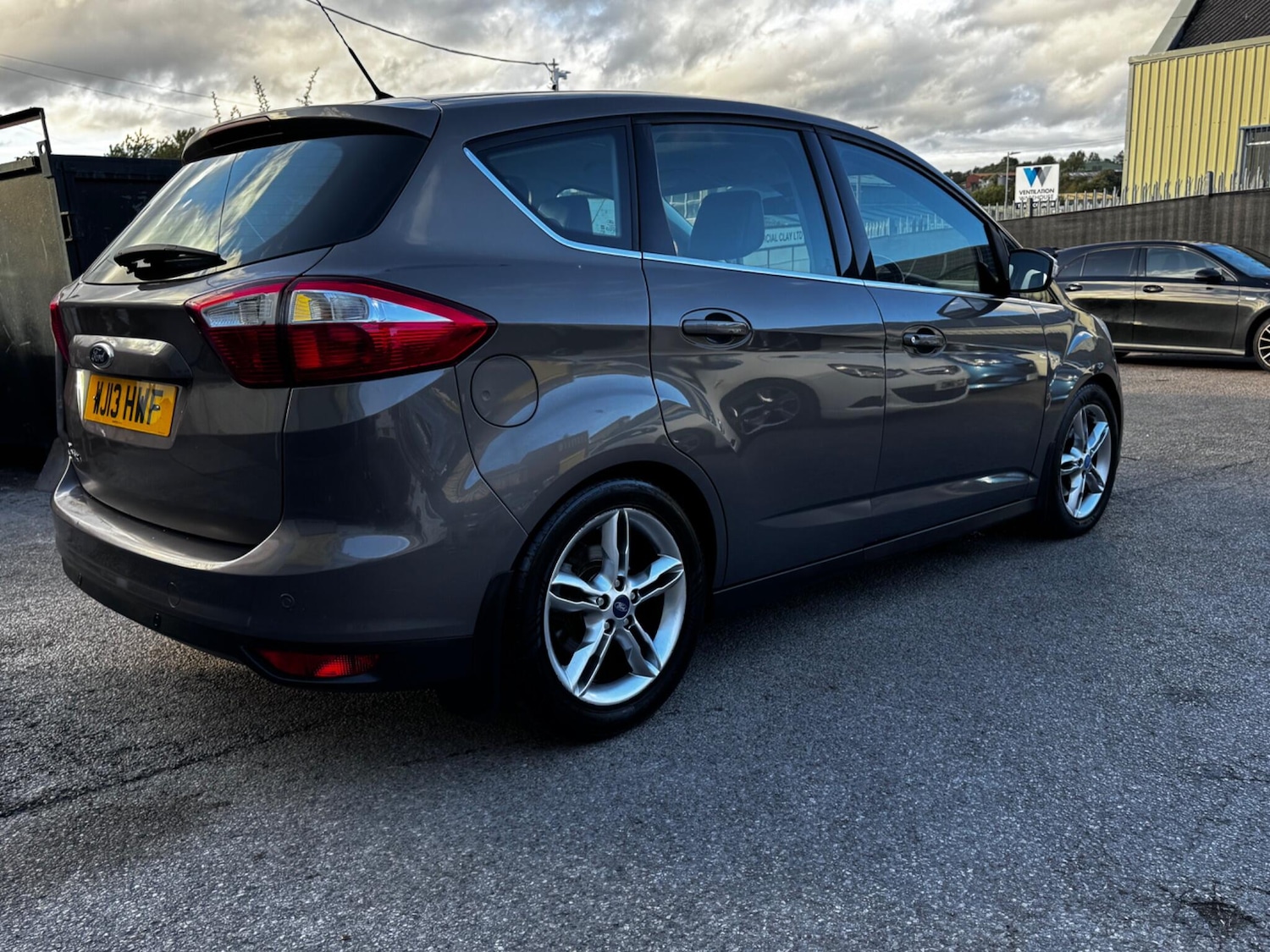 Used Ford C-Max 2013 for sale - 76371234: Photo 2