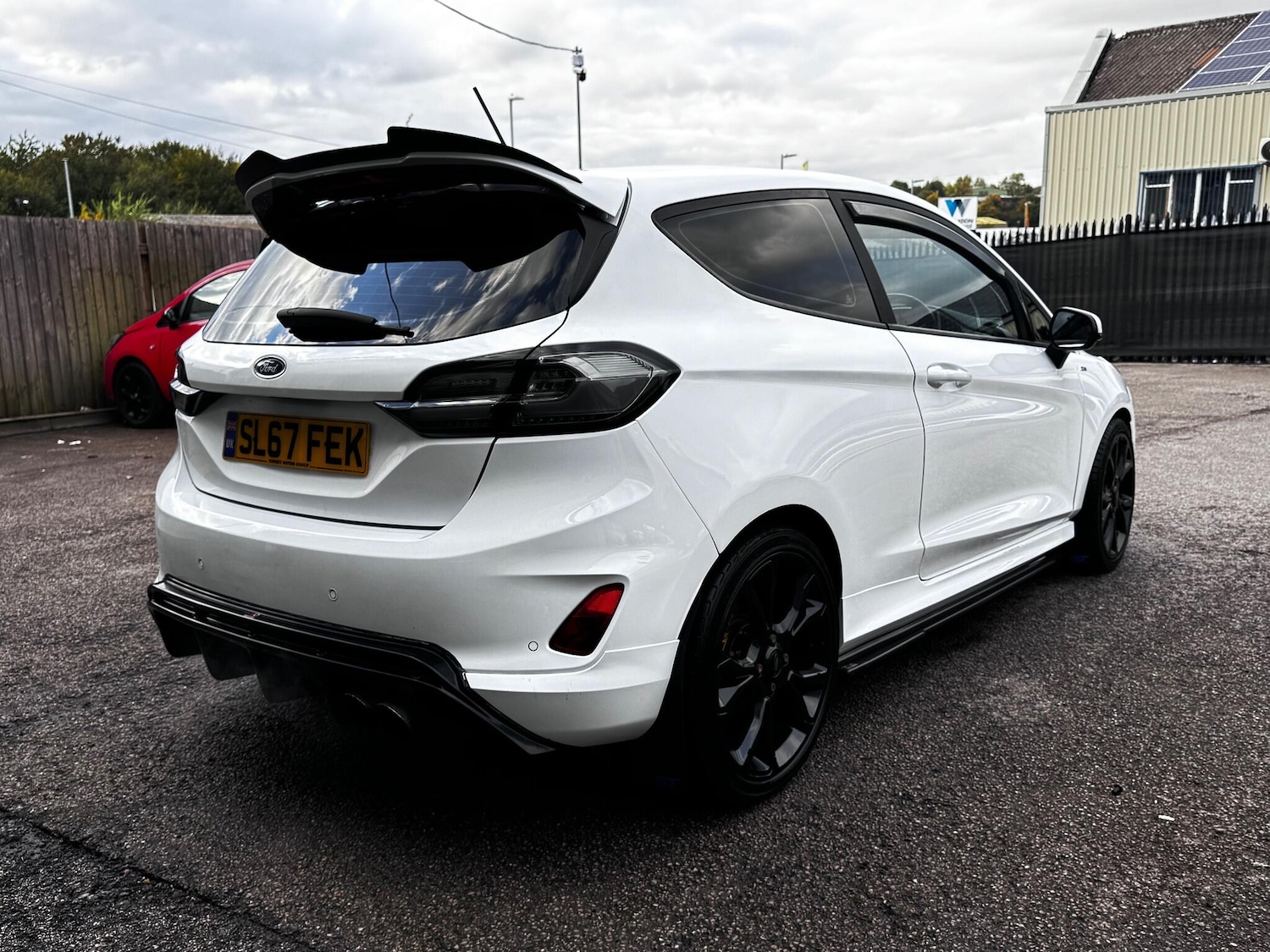 Used Ford Fiesta 2017 for sale - 76194039: Photo 2