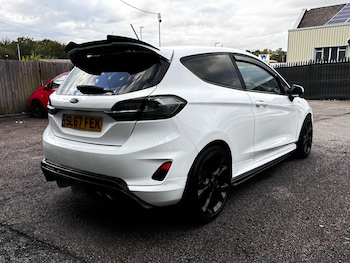 Used Ford Fiesta 2017 for sale - 76194039: Photo
