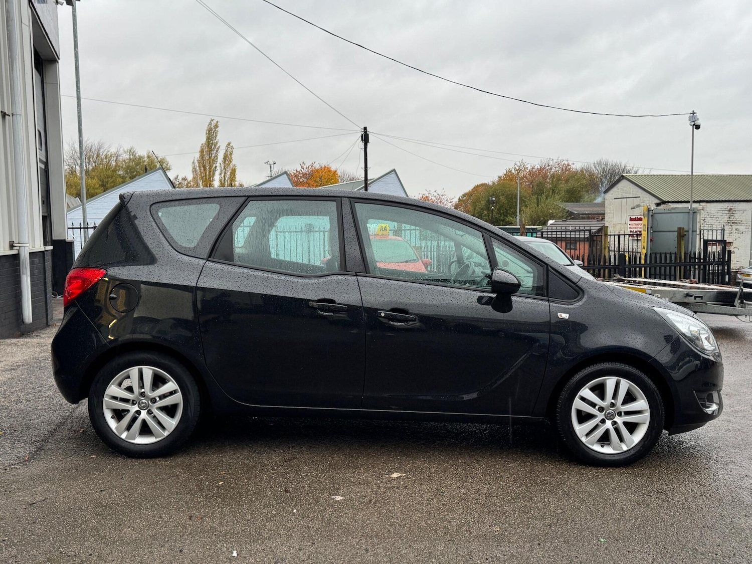 Used Vauxhall Meriva 2015 for sale - 76996165: Photo 2