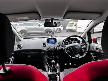 Used Ford Fiesta 2016 for sale - 76194037: Photo