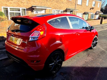 Used Ford Fiesta 2015 for sale - 76855848: Photo