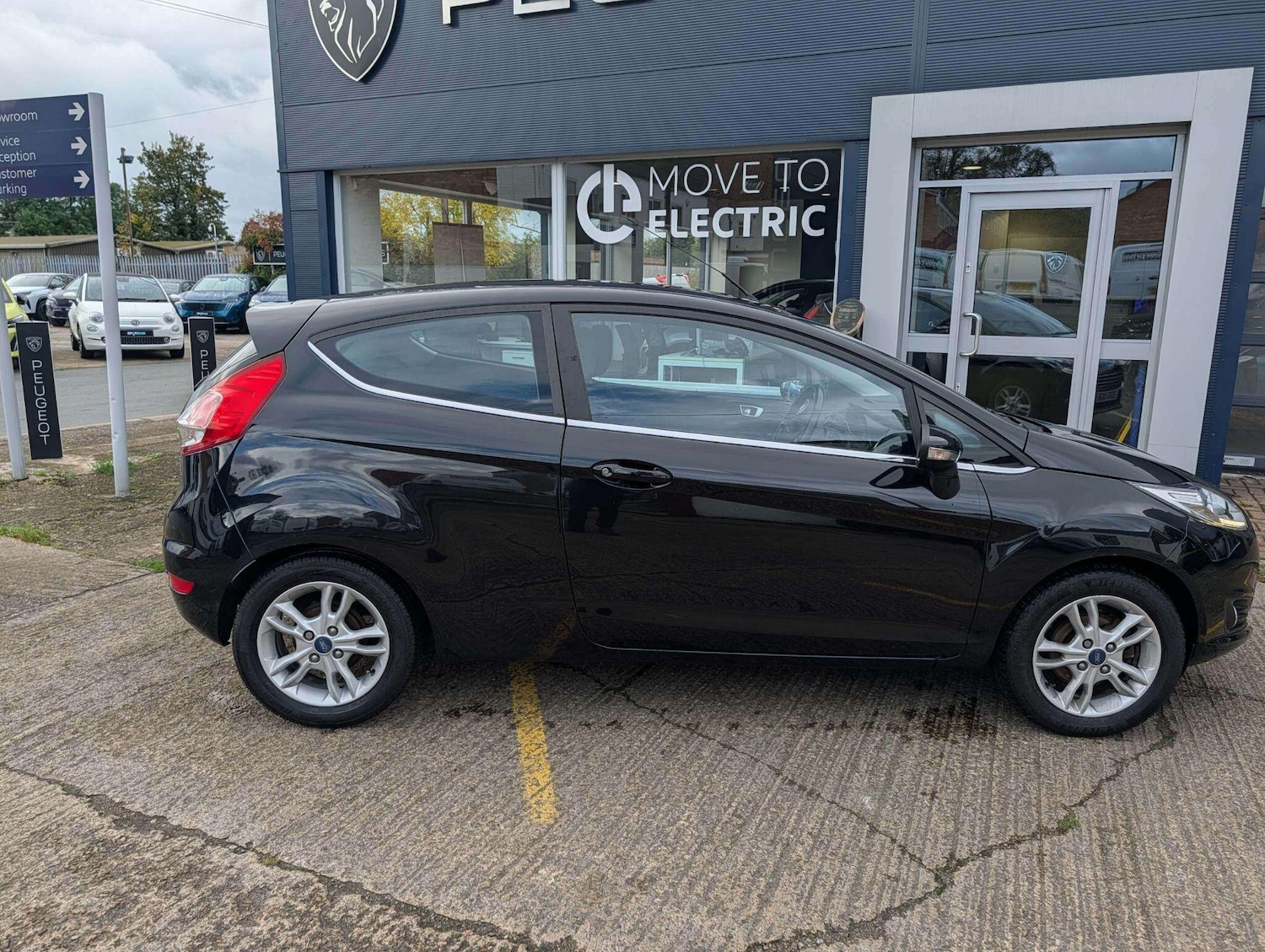 Used Ford Fiesta 2016 for sale - 76423098: Photo 2