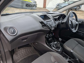 Used Ford Fiesta 2016 for sale - 76423098: Photo