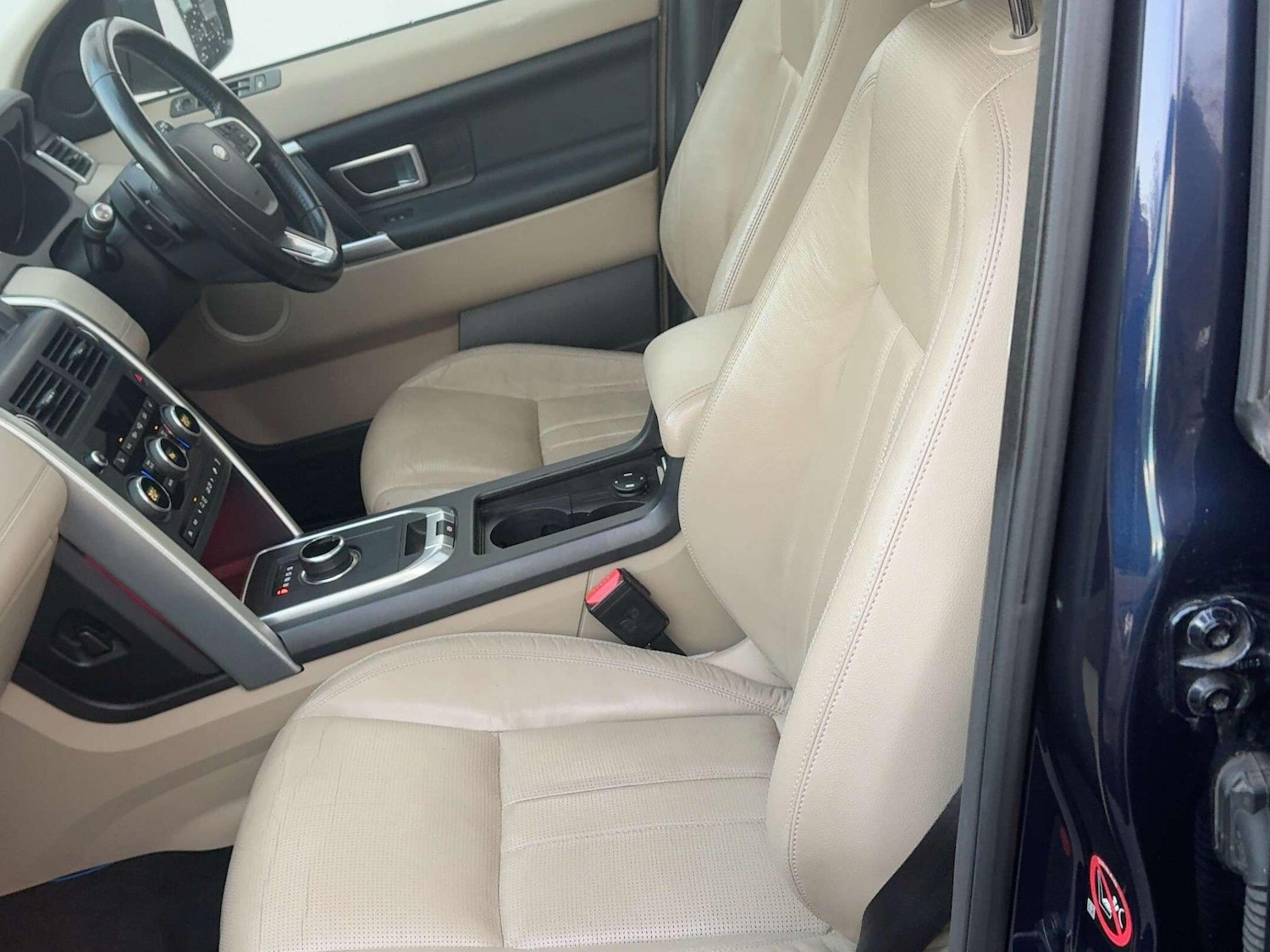 Used Land Rover Discovery Sport 2017 for sale - 76855955: Photo 9