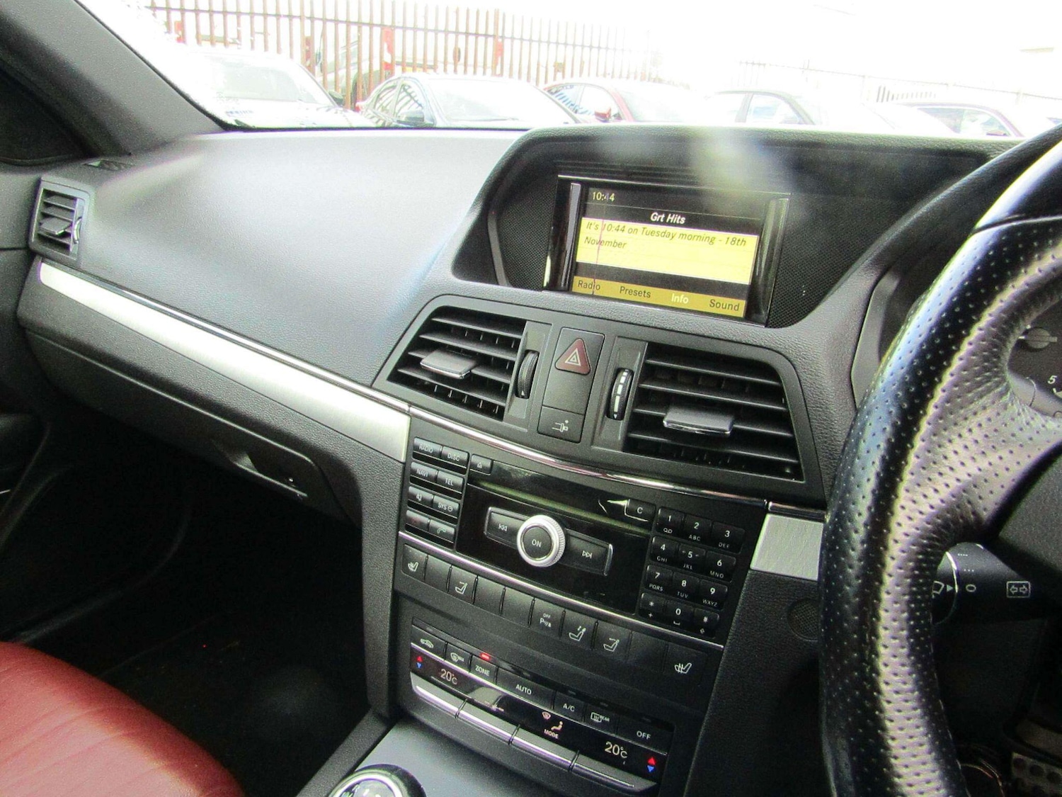 Used Mercedes-Benz E Class 2011 for sale - 76913888: Photo 15