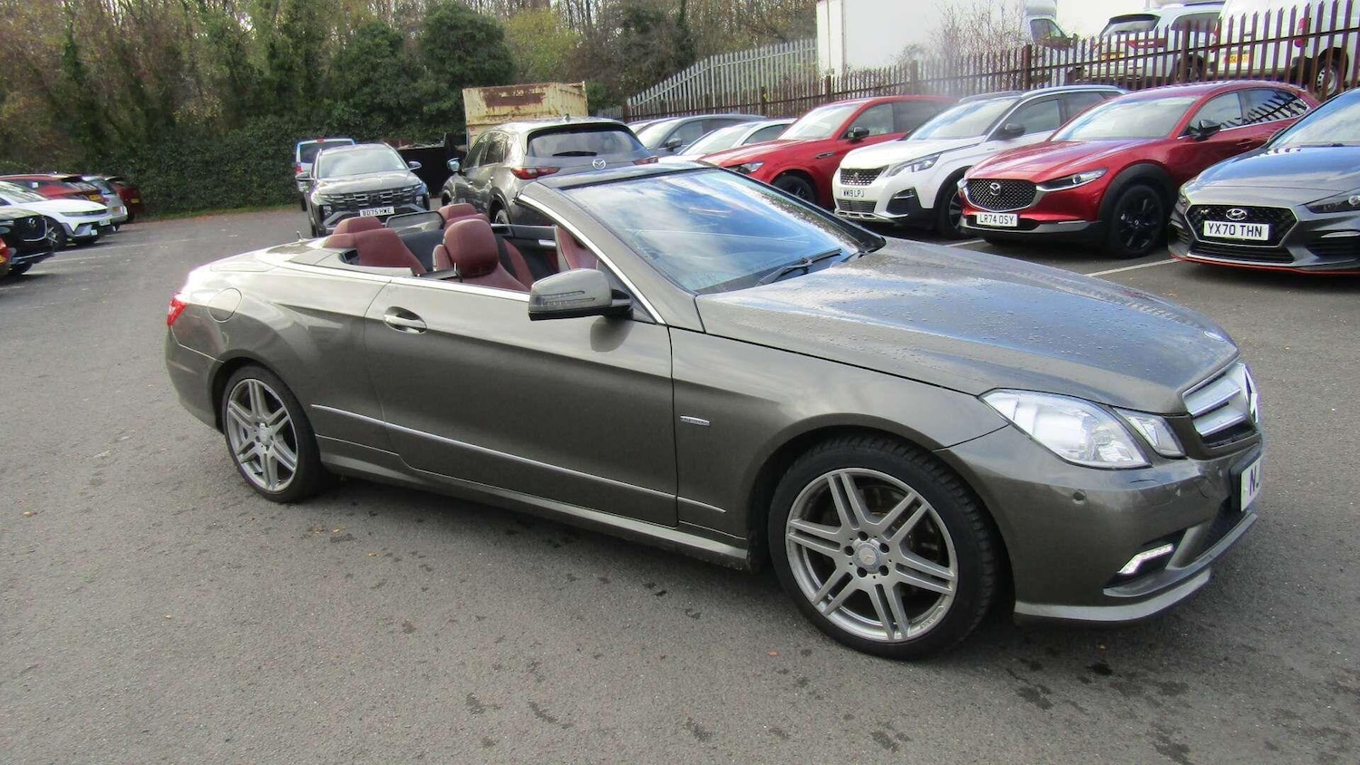 Used Mercedes-Benz E Class 2011 for sale - 76913888: Photo 2