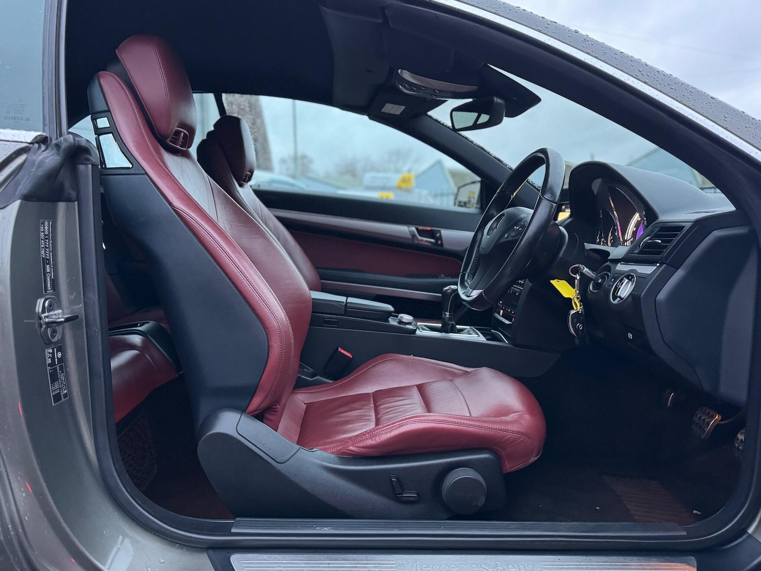 Used Mercedes-Benz E Class 2011 for sale - 76913888: Photo 22