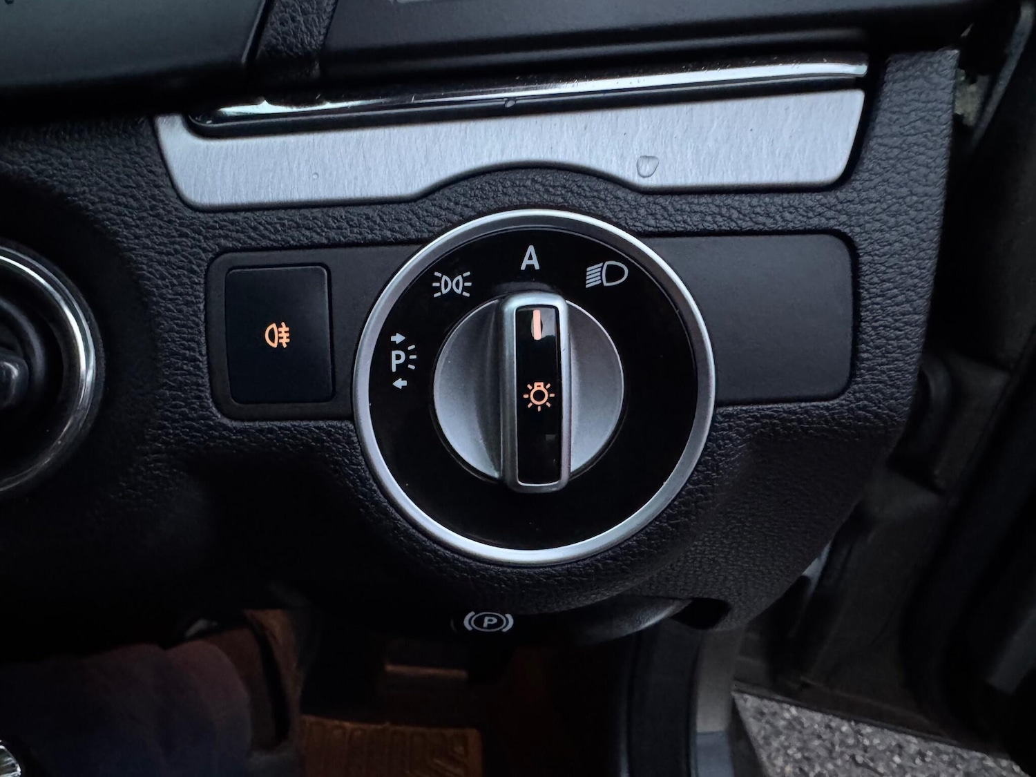 Used Mercedes-Benz E Class 2011 for sale - 76913888: Photo 30