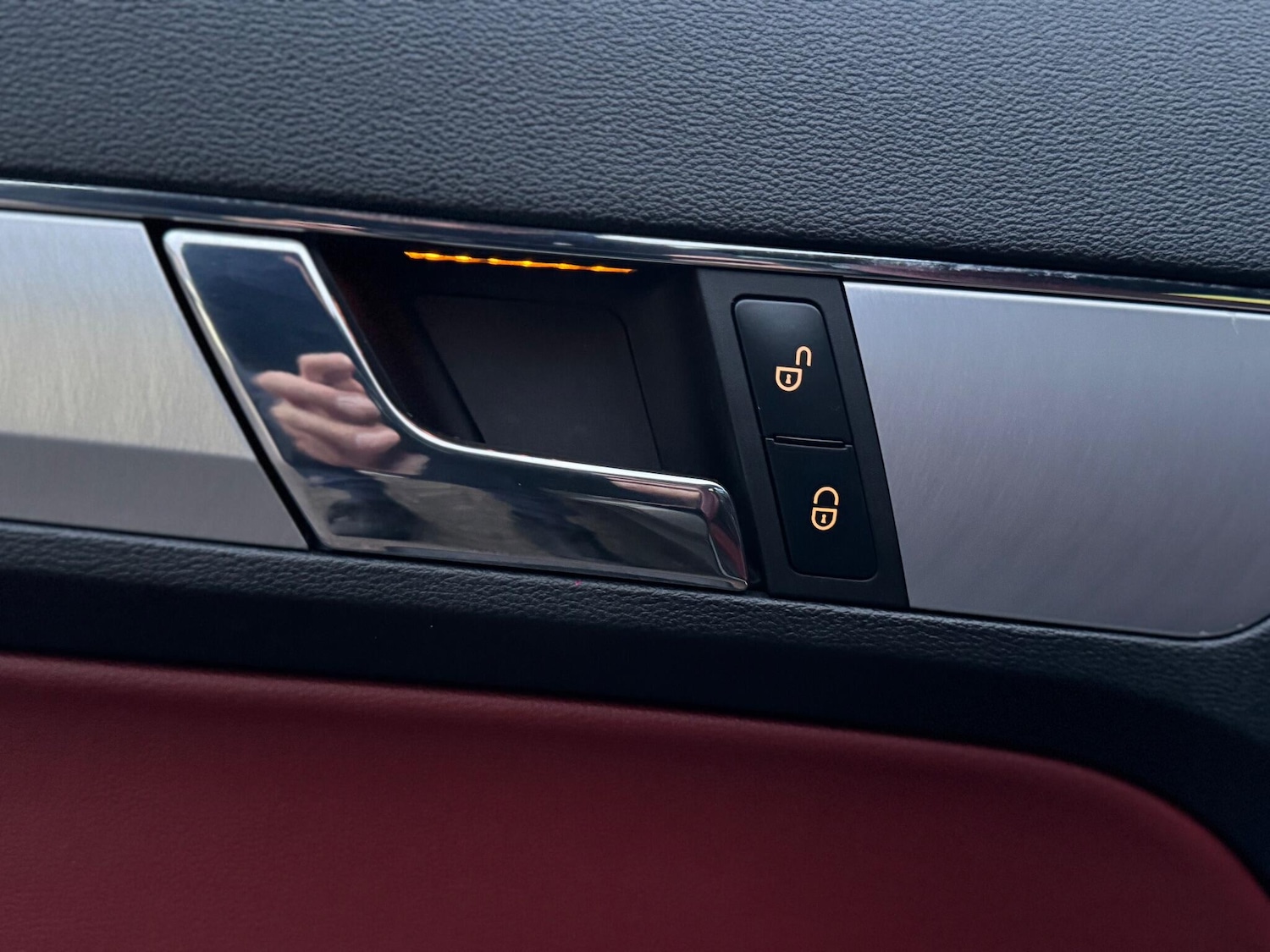 Used Mercedes-Benz E Class 2011 for sale - 76913888: Photo 34