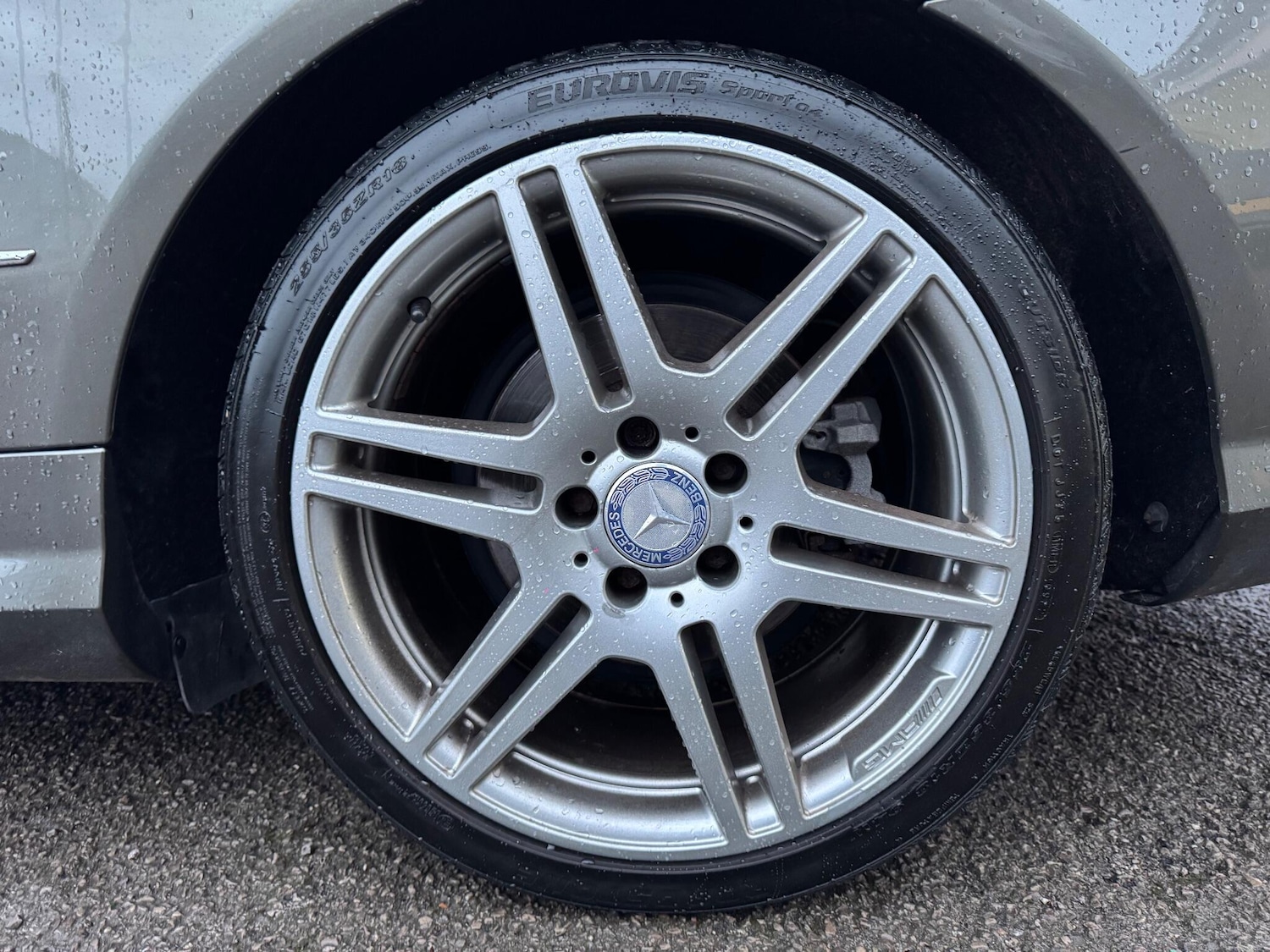 Used Mercedes-Benz E Class 2011 for sale - 76913888: Photo 39