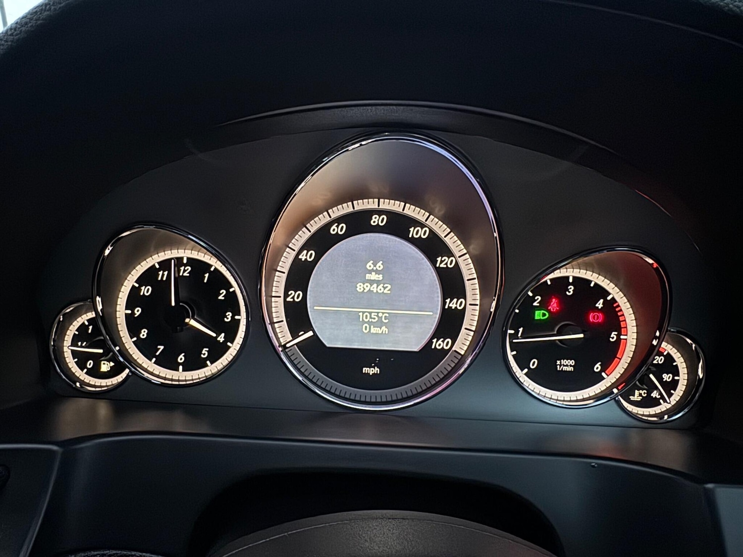 Used Mercedes-Benz E Class 2011 for sale - 76913888: Photo 42