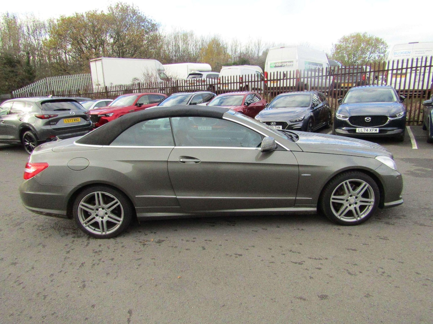 Used Mercedes-Benz E Class 2011 for sale - 76913888: Photo 5