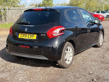 Used Peugeot 208 2015 for sale - 78361991: Photo