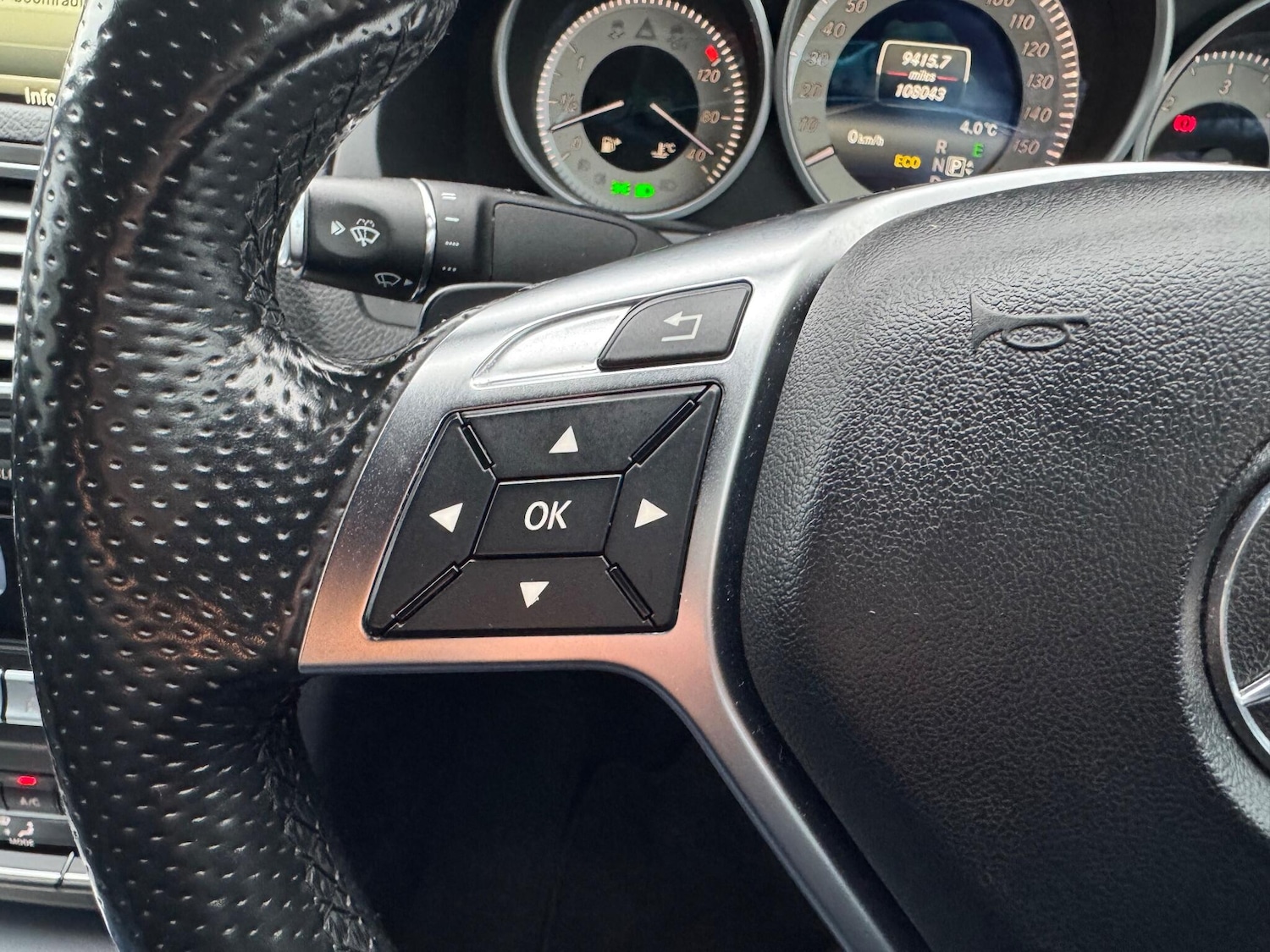 Used Mercedes-Benz E Class 2015 for sale - 77021112: Photo 40