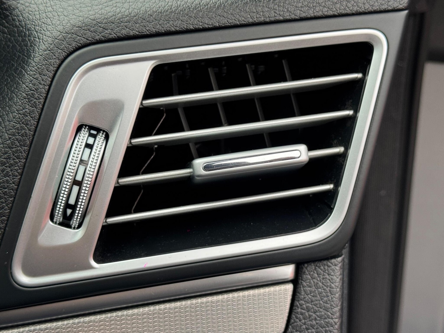 Used Mercedes-Benz E Class 2015 for sale - 77021112: Photo 51