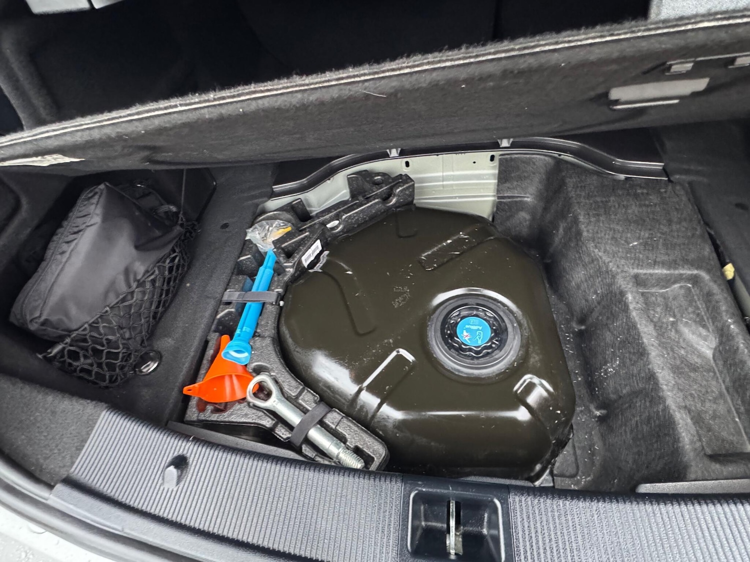 Used Mercedes-Benz E Class 2015 for sale - 77021112: Photo 65