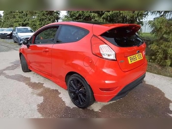 Used Ford Fiesta 2016 for sale - 76194033: Photo