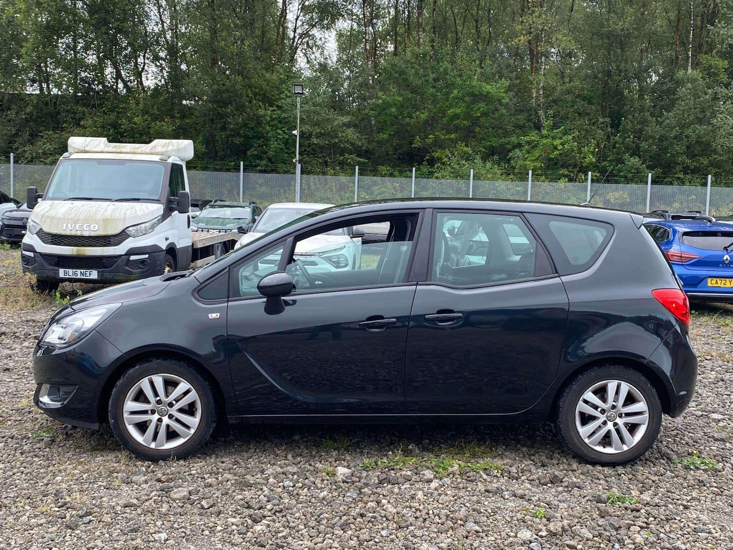 Used Vauxhall Meriva 2015 for sale - 76485053: Photo 2