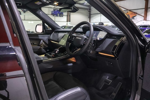 Used Land Rover Range Rover Sport 2024 for sale - 75570646: Photo 8