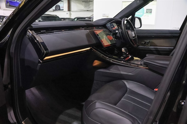 Used Land Rover Range Rover Sport 2024 for sale - 75570646: Photo 9