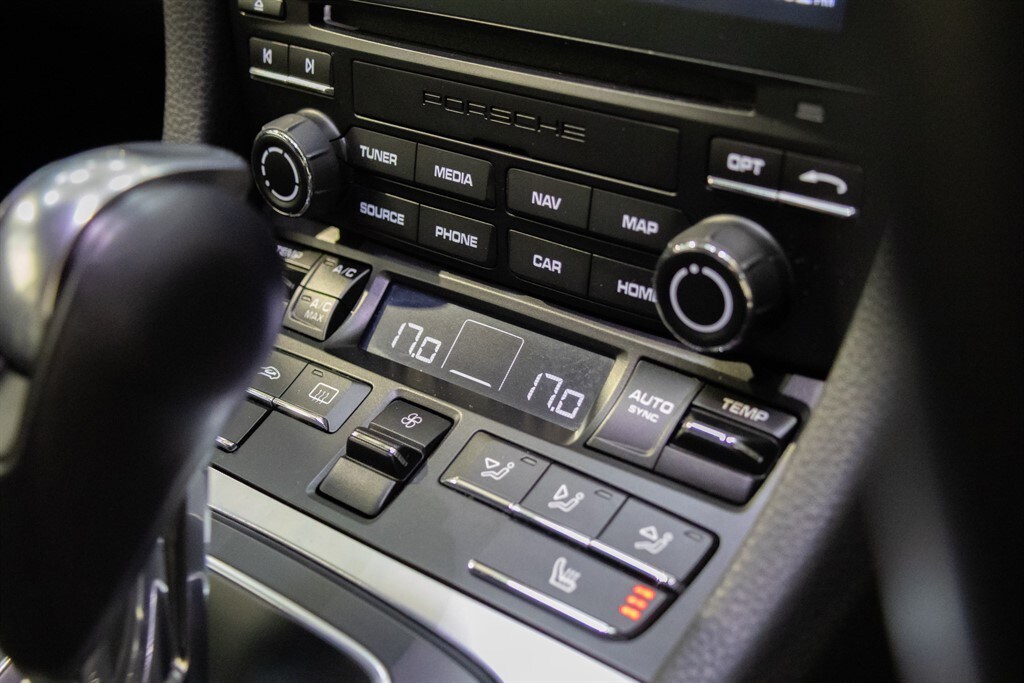 Used Porsche 718 Cayman 2019 for sale - 77971956: Photo 24